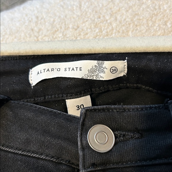 Altar'd State Pearl & Diamond Studded Cropped Wide Leg Jean Women's Size 10 / 30 - Picture 7 of 8